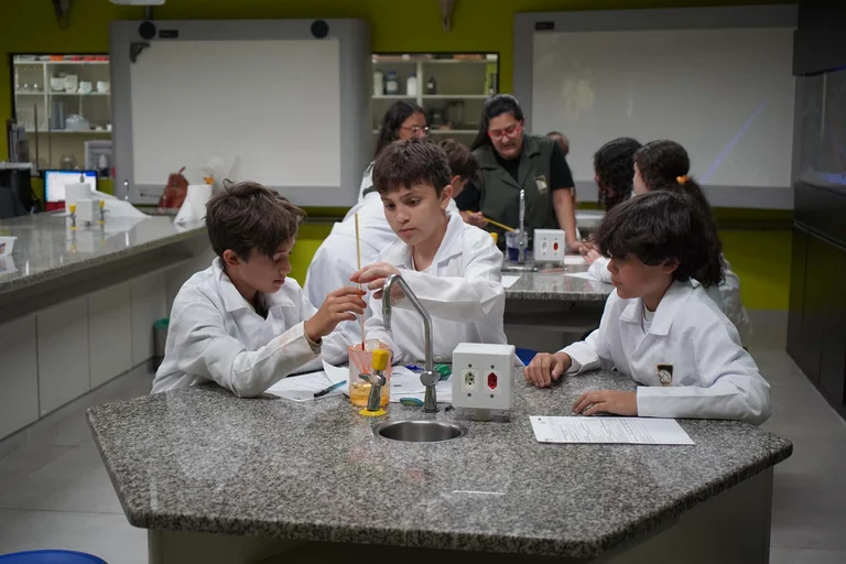 Programa de Ensino Fundamental II do IB – Teens